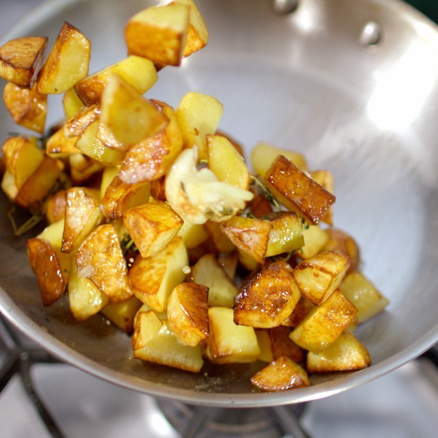 Faut-il culotter une poêle en inox ? - Atma Kitchenware