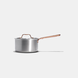1 casserole de 18cm avec couvercle