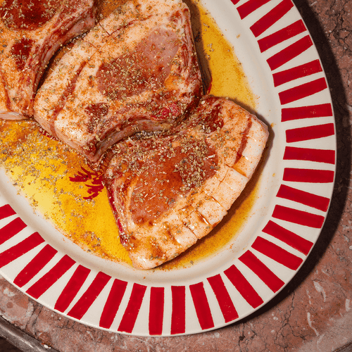 Le plat de présentation, en rouge carmin - Atma Kitchenware