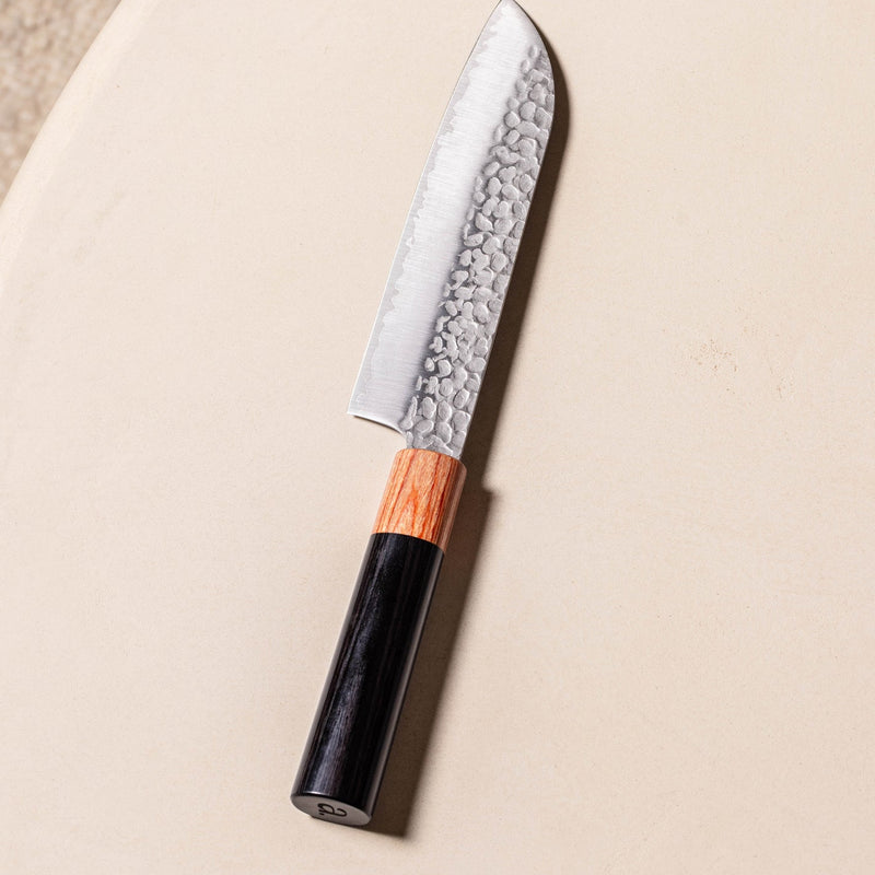 Le Santoku avec son étui - Atma Kitchenware