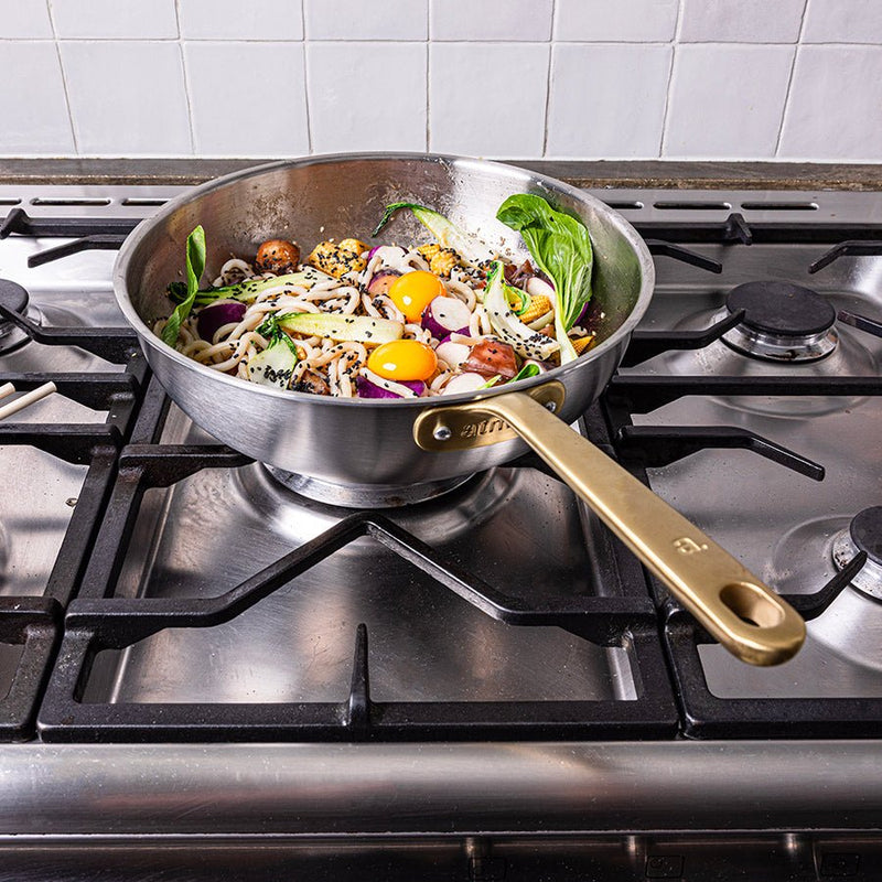 The Wok en inox, manche doré - 24 cm (Édition limitée) - Atma Kitchenware